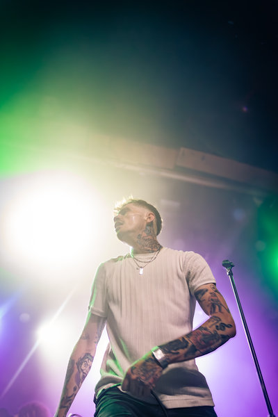 Live music performance in cinematic stage light