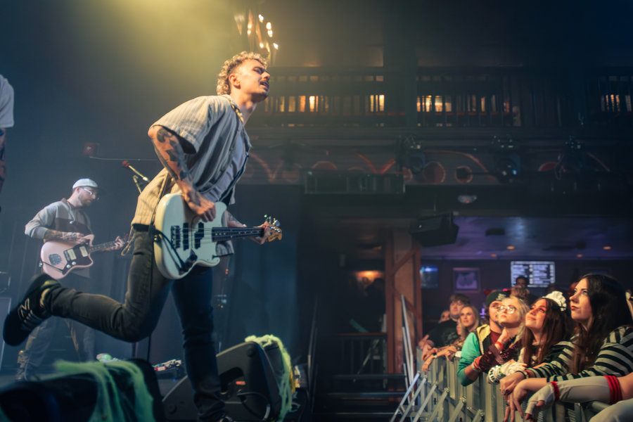 Live music performance in cinematic stage light